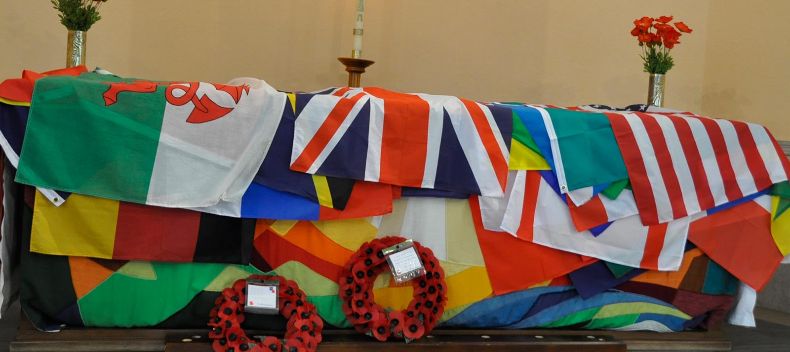 2015-Remembrance-Day-flags-on-alter1