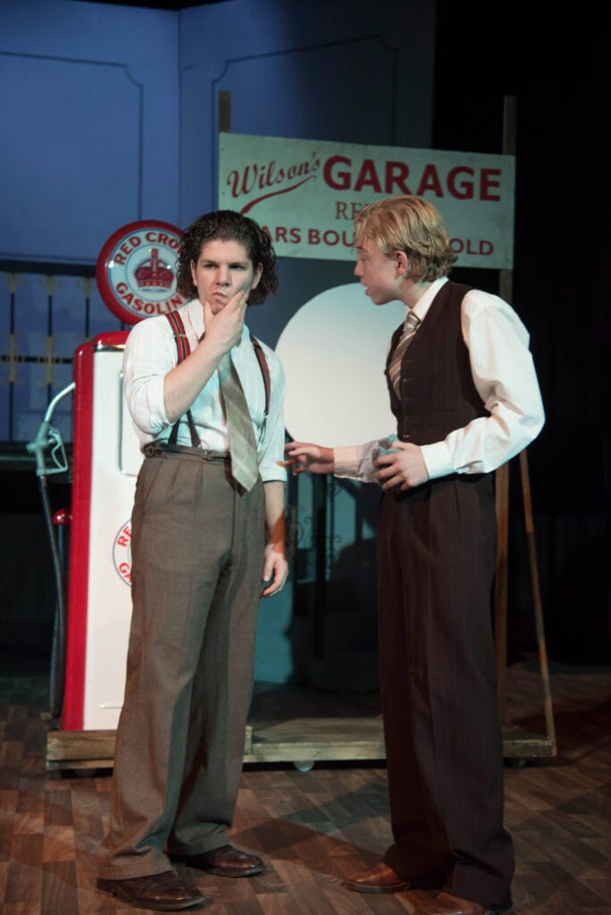 senior-show-the-great-gatsby-plays-to-full-houses (4)
