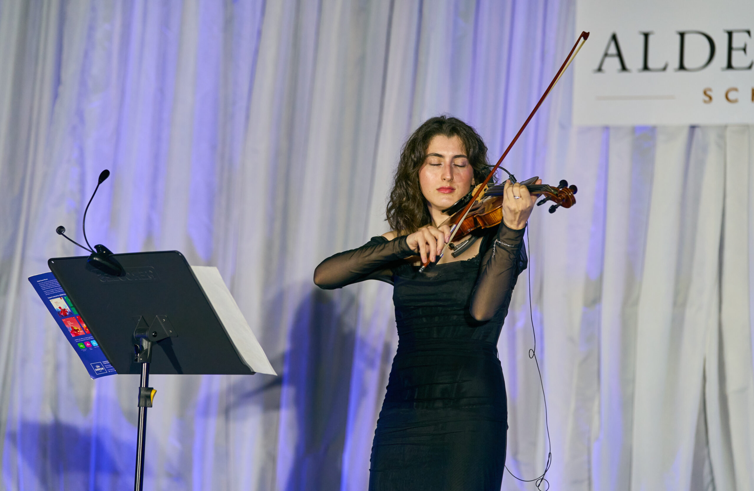 House_Music_2024_SJ_231
